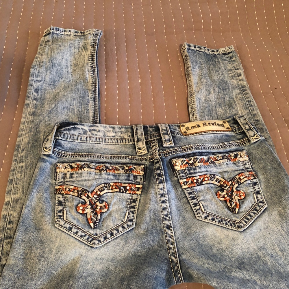 Rock Revival Skinny Jeans. Sz 28. Excellent used condition. Very cute de…